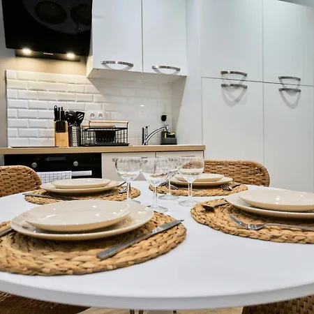 Et Equipe - 2 - Mon Groom Apartment