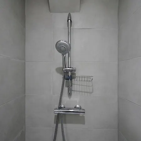 Et Equipe - 2 - Mon Groom Apartment *