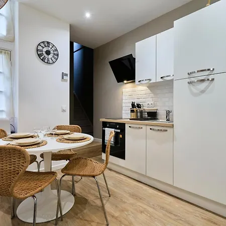 Et Equipe - 2 - Mon Groom Apartment Troyes